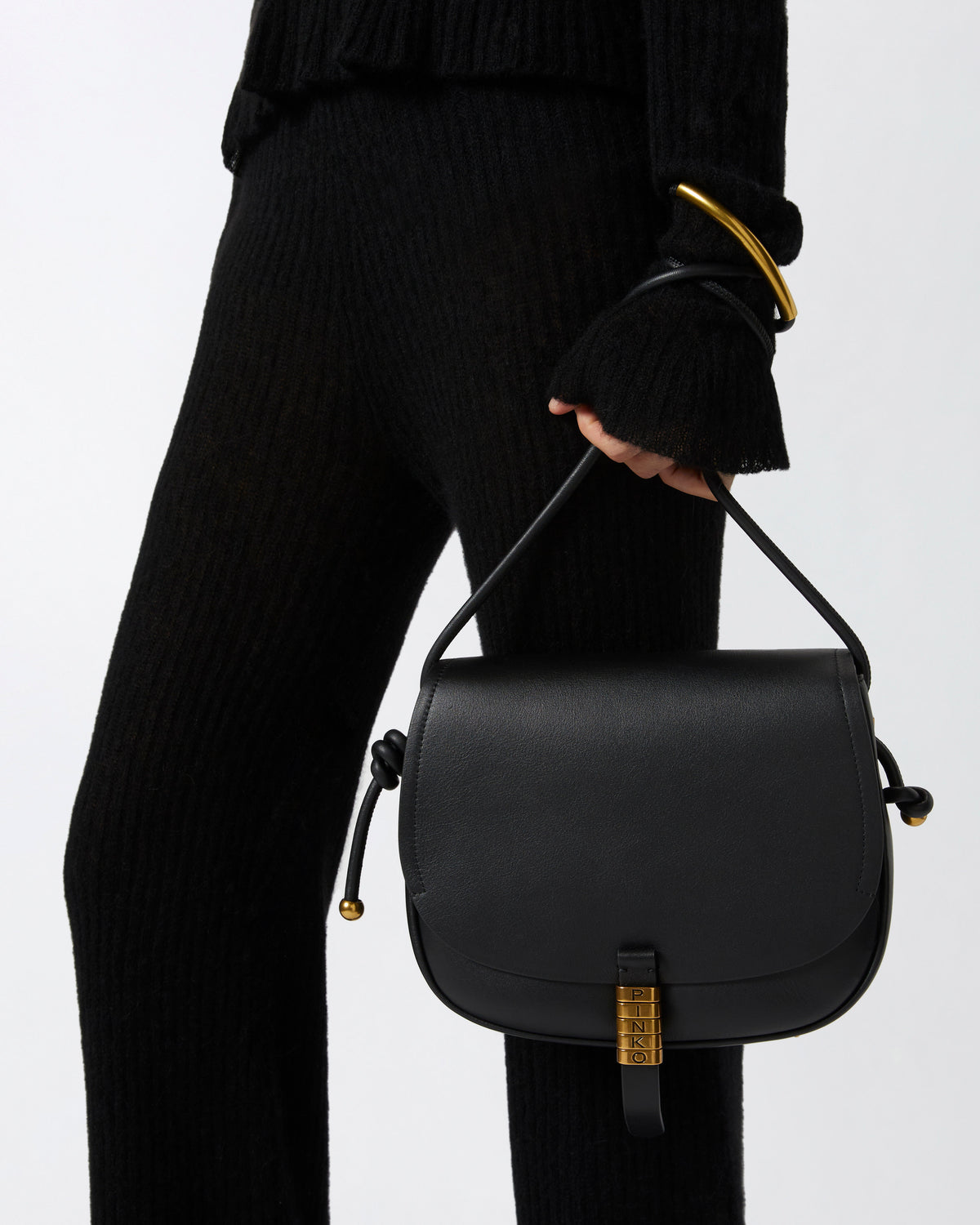Pinko Saddle Classic ブラック｜ショルダーバッグ